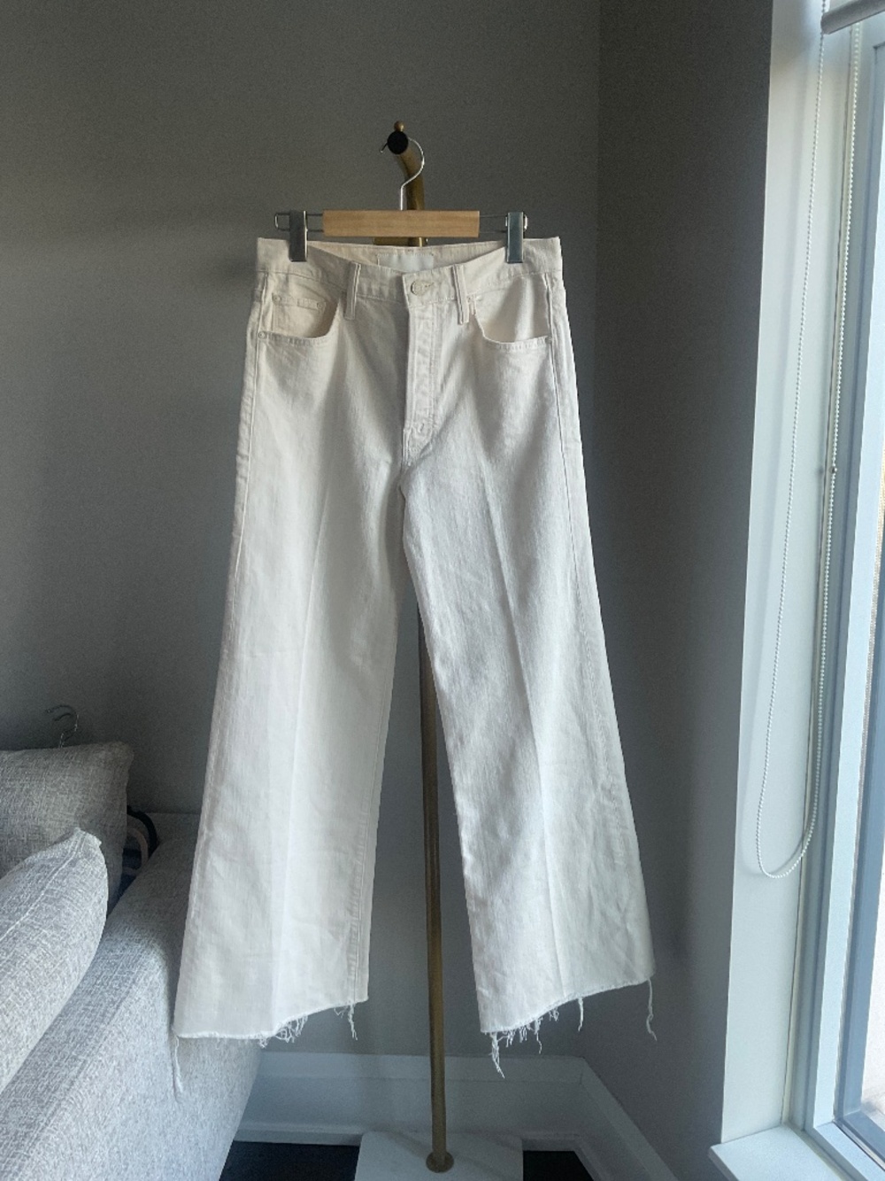 MOTHER Superior THE Tomcat Roller Fray Jeans - Act Natural